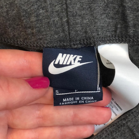 🖤NIKE LEGGINGS🖤 - Picture 3 of 3